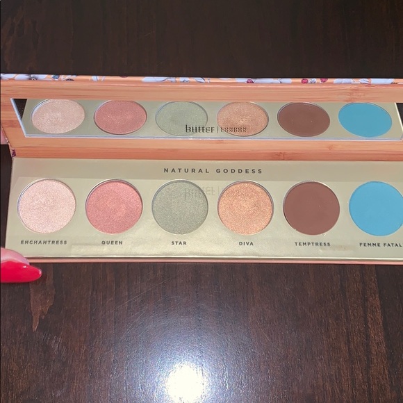 Eyeshadow Butter London eyeshadow palette - Picture 2 of 2